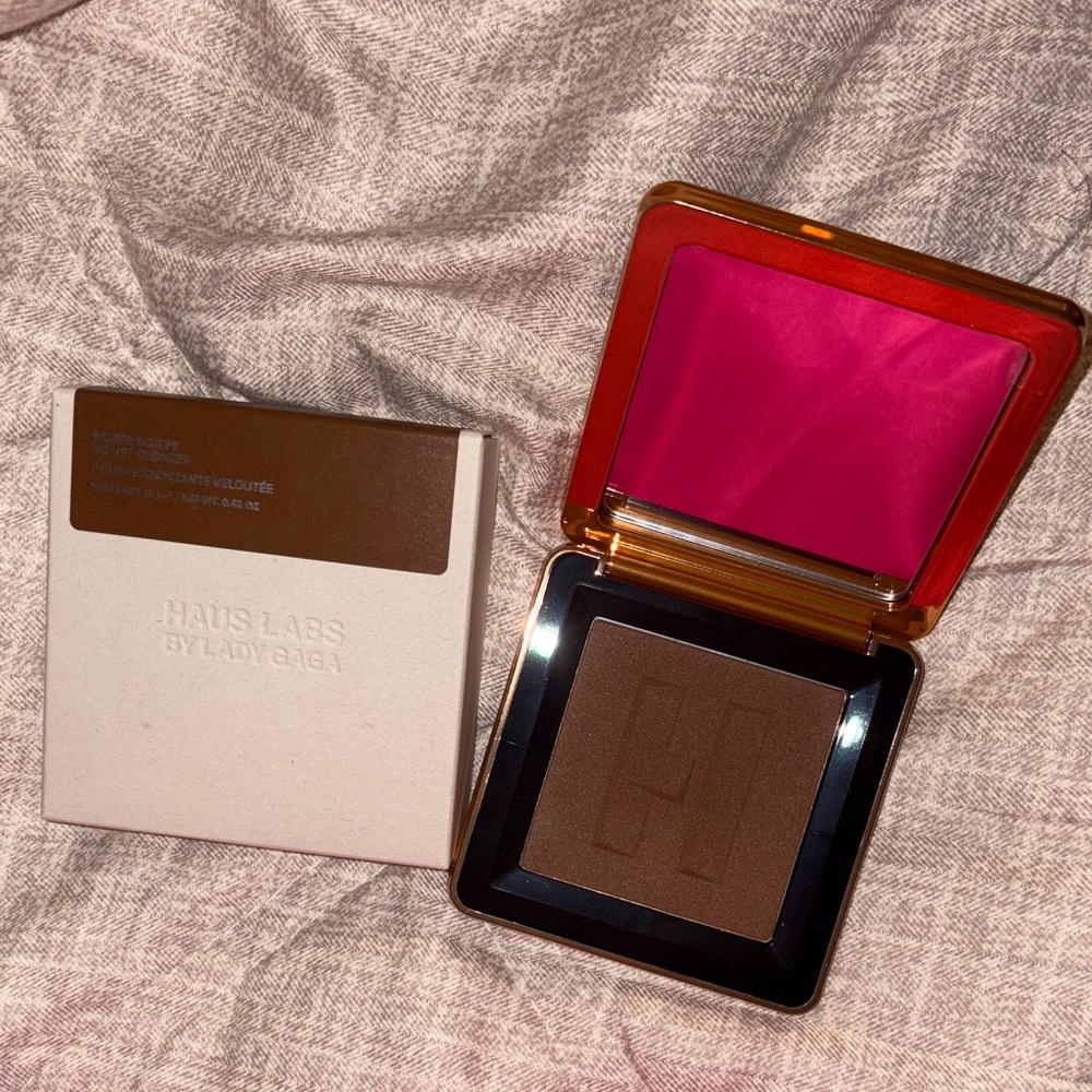 Haus Labs by Lady Gaga Bronzer - medium level 8